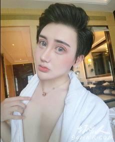 刘梓晨整容前照片,刘梓晨整容前后的惊人蜕变